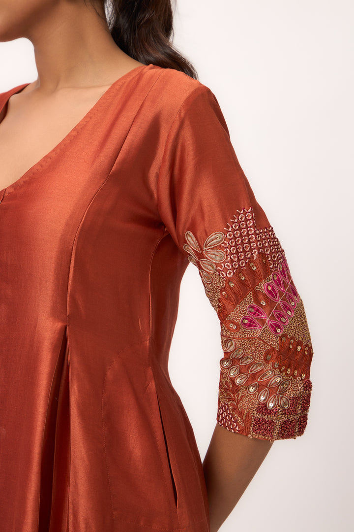 Shami Wispher Panelled Kurta Set With Dupatta Burnt Orange