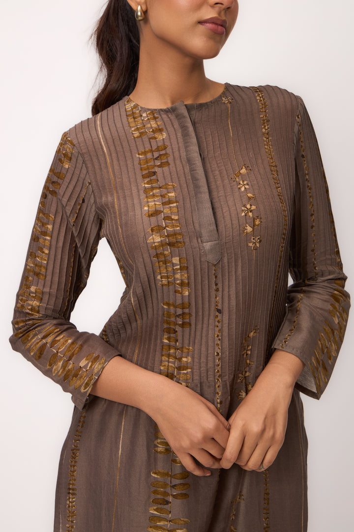 Watercolour Shami Stripe Print Kurta Set With Dupatta Wood Brown