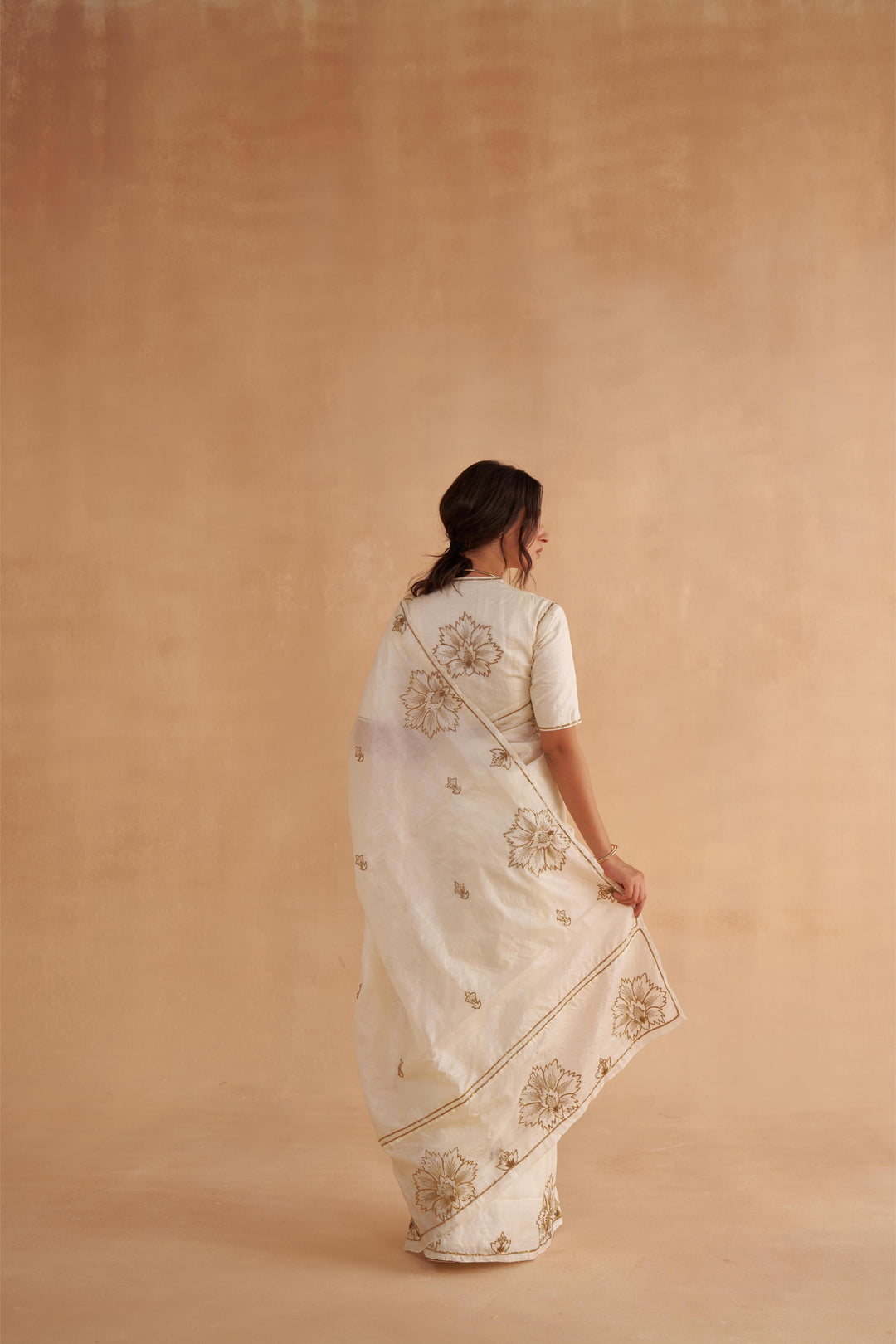 Vintage Ivory Tussar Saree with Gold Zardozi Embroidery and Paper Tussar blouse with Zari Embroidery