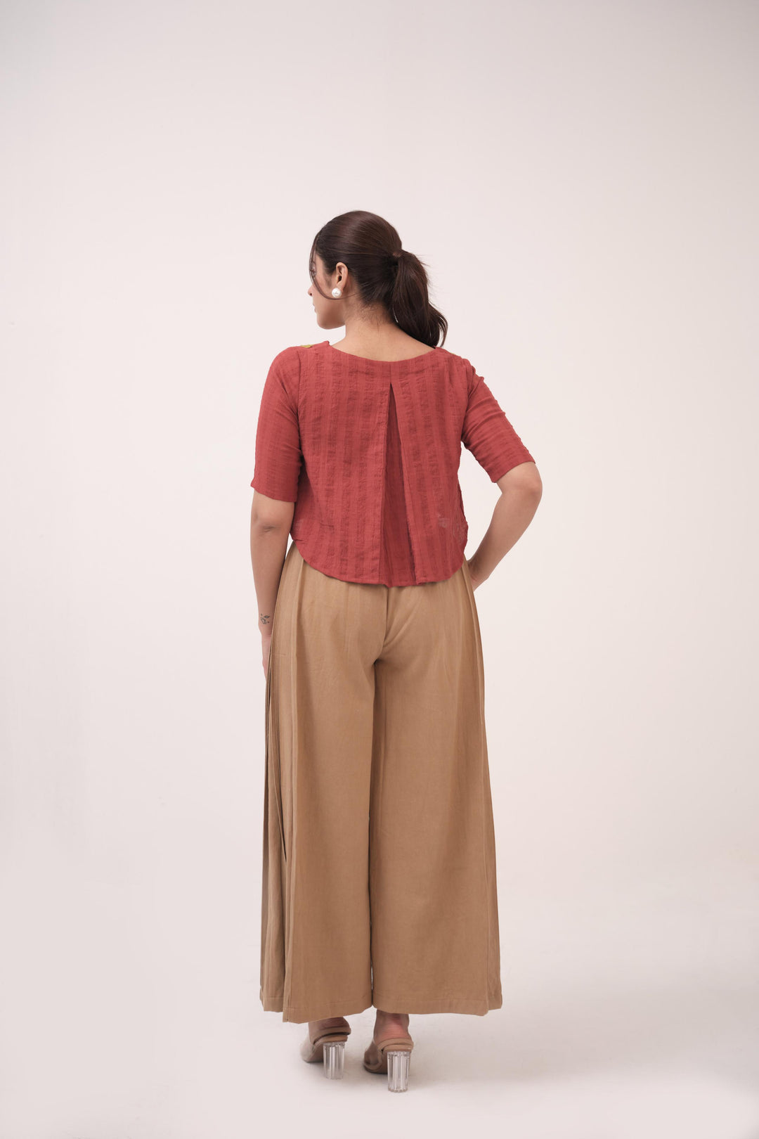 Embroidered Lion Box Pleat Set